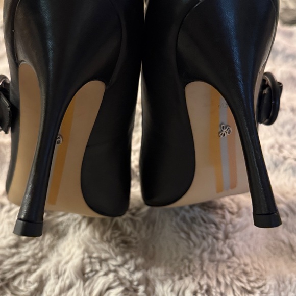 Sam Edelman Black Asymmetric Strap Pumps - Picture 4 of 4